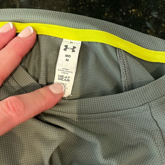 Under Armour heat gear featherweight long sleeve top - Picture 2 of 3